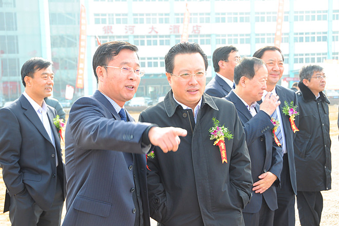 潍坊亚星官网建设集团开发的“泰和东郡”项目开工奠基