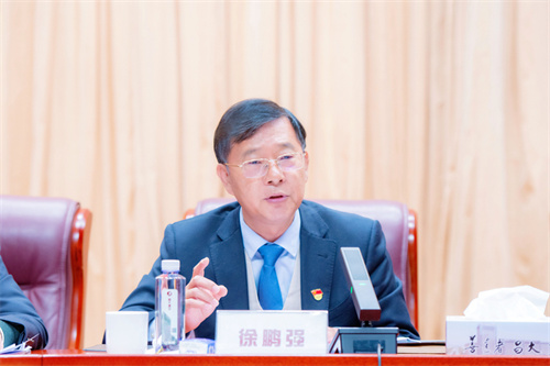 集团九届二次职工代表大会暨2024年度总结表彰大会召开